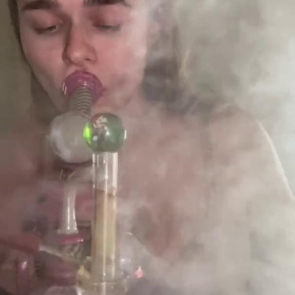 Megnutt Smoking Bong Naked Ppv Video Leaked Share Any Nudes