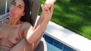 Izzy Green Squirting Poolside OnlyFans Video Leaked